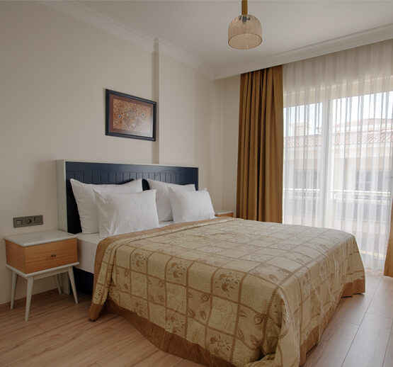 suit-room-with-french-balkony-rooms-img-7